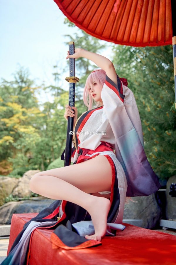着此衣,当如何战斗?Shika小鹿鹿红莲暗影COS演绎优雅与锋芒 着此衣,当如何战斗?Shika小鹿鹿红莲暗影COS演绎优雅与锋芒