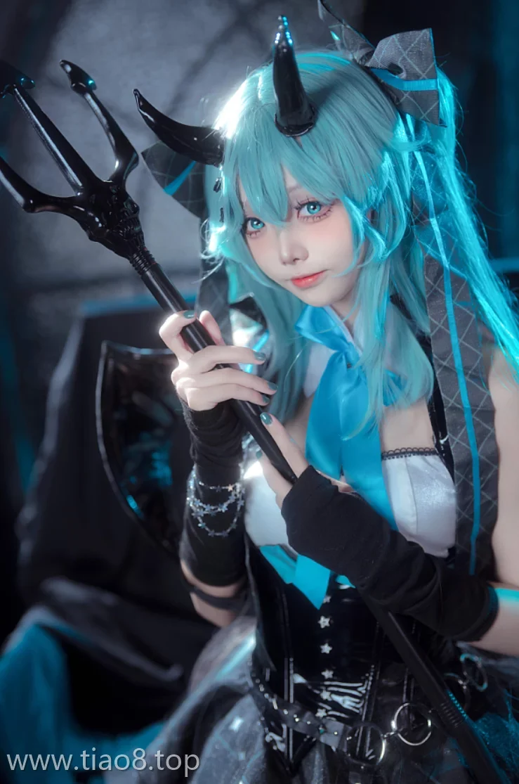 美图欣赏丨Coser艾西Aiwest:NO.019-初音小恶魔[26P-157.7M]