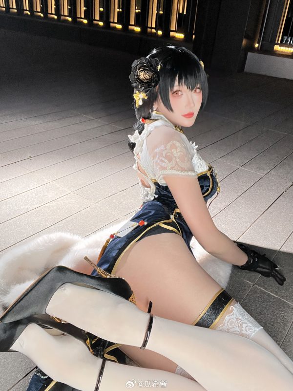 深空之眼陵光旗袍COS｜瓜希酱演绎冷艳东方美学与优雅张力