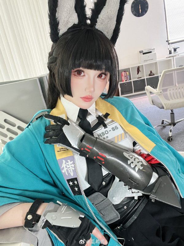 绝区零星见雅COS赏析|瓜希酱演绎冷静与战斗感的完美平衡 绝区零星见雅COS赏析|瓜希酱演绎冷静与战斗感的完美平衡