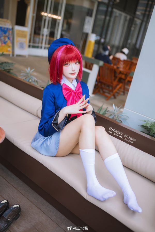 红发舞台少女的日常瞬间：瓜希酱有马加奈COS演绎性感优雅