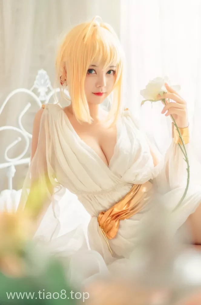 美图欣赏丨Coser蜜汁猫裘:NO.008-尼禄睡裙[10P-138MB]