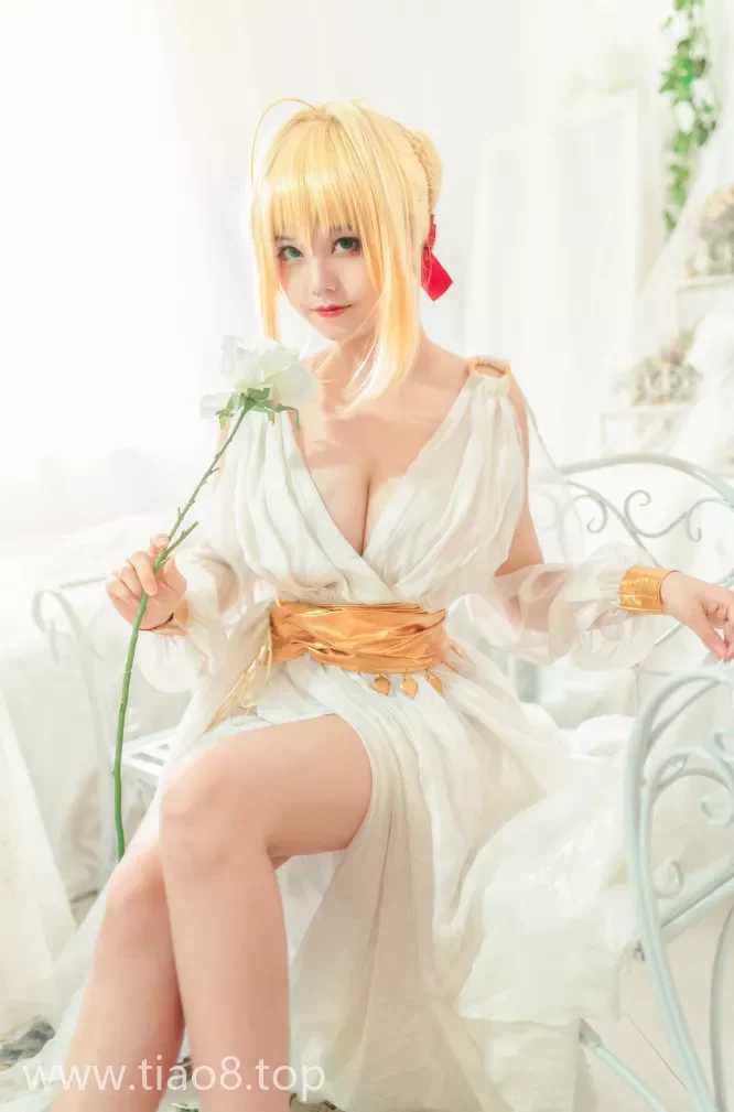 美图欣赏丨Coser蜜汁猫裘:NO.008-尼禄睡裙[10P-138MB]