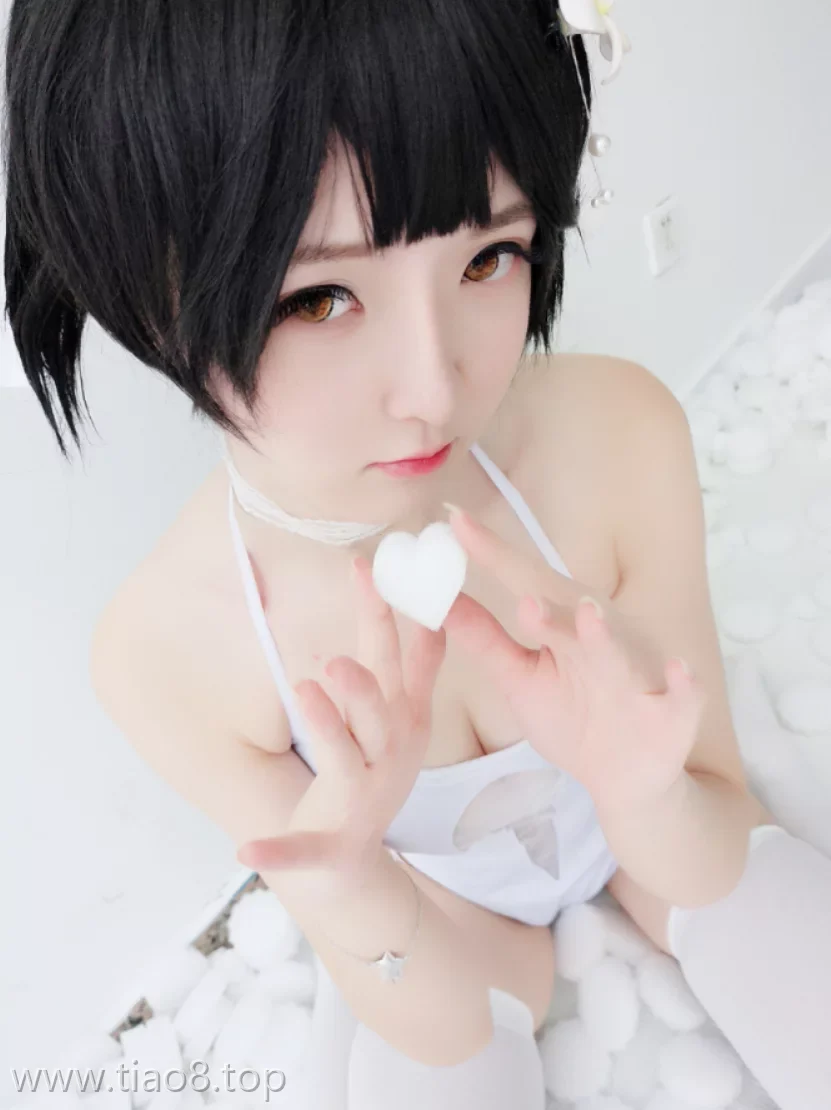 美图欣赏丨Coser一小央泽:NO.020-高雄·泳装[19P-181MB]