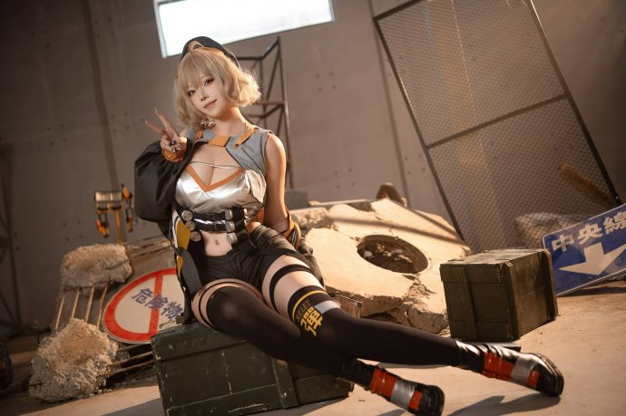 胜利女神妮姬阿妮斯COS：菌烨tako演绎机能风少女的轻松战斗感