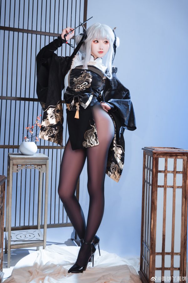 当幸运兔子遇见东方华服:面饼仙儿COS妮姬布兰儿的优雅魅力 当幸运兔子遇见东方华服:面饼仙儿COS妮姬布兰儿的优雅魅力