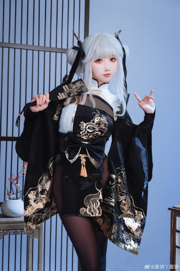 当幸运兔子遇见东方华服:面饼仙儿COS妮姬布兰儿的优雅魅力 当幸运兔子遇见东方华服:面饼仙儿COS妮姬布兰儿的优雅魅力