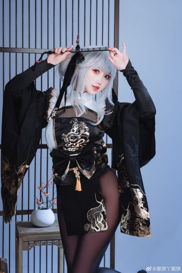 当幸运兔子遇见东方华服:面饼仙儿COS妮姬布兰儿的优雅魅力 当幸运兔子遇见东方华服:面饼仙儿COS妮姬布兰儿的优雅魅力