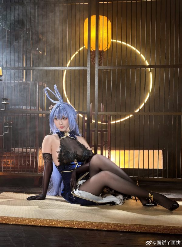 面饼仙儿花园COS：当传奇战舰换上东方华服女王气场依旧瞩目