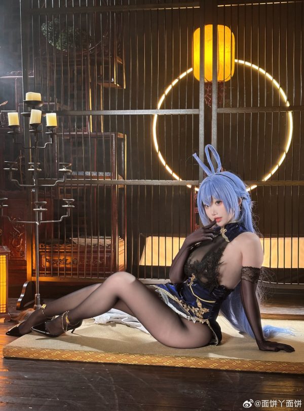 面饼仙儿花园COS：当传奇战舰换上东方华服女王气场依旧瞩目