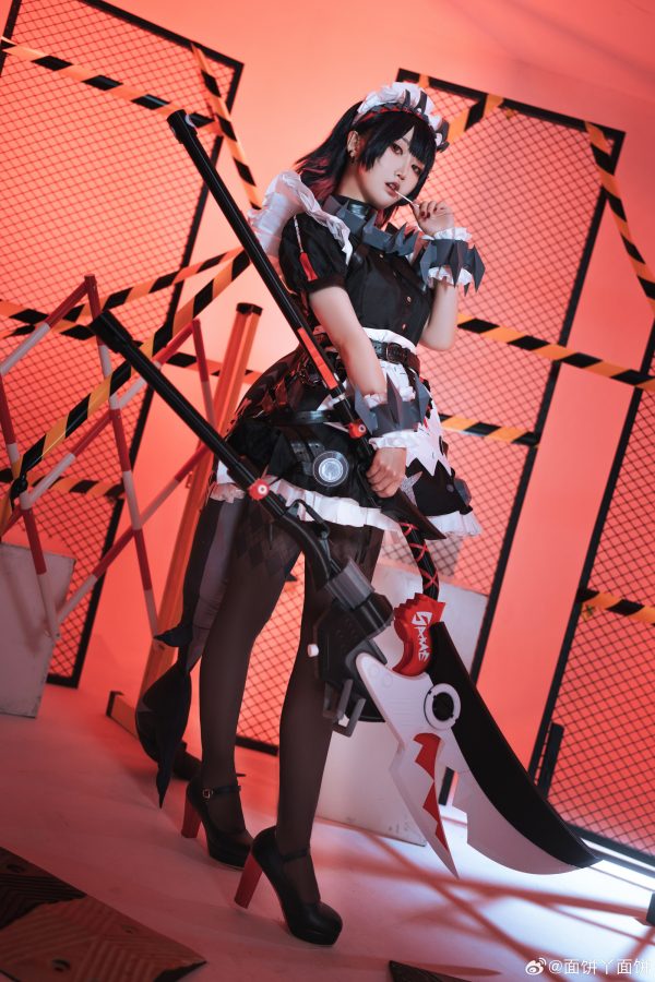 当“鲨鱼妹”走出新艾利都:面饼仙儿COS演绎艾莲·乔的冷感魅力 当“鲨鱼妹”走出新艾利都:面饼仙儿COS演绎艾莲·乔的冷感魅力