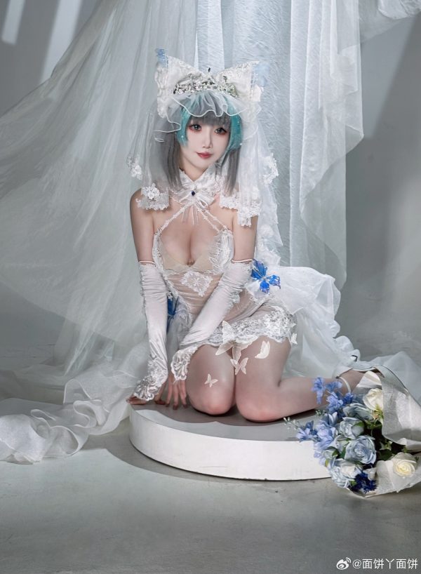 碧蓝航线柴郡花嫁COS：面饼仙儿如何平衡猫系新娘的优雅与俏皮