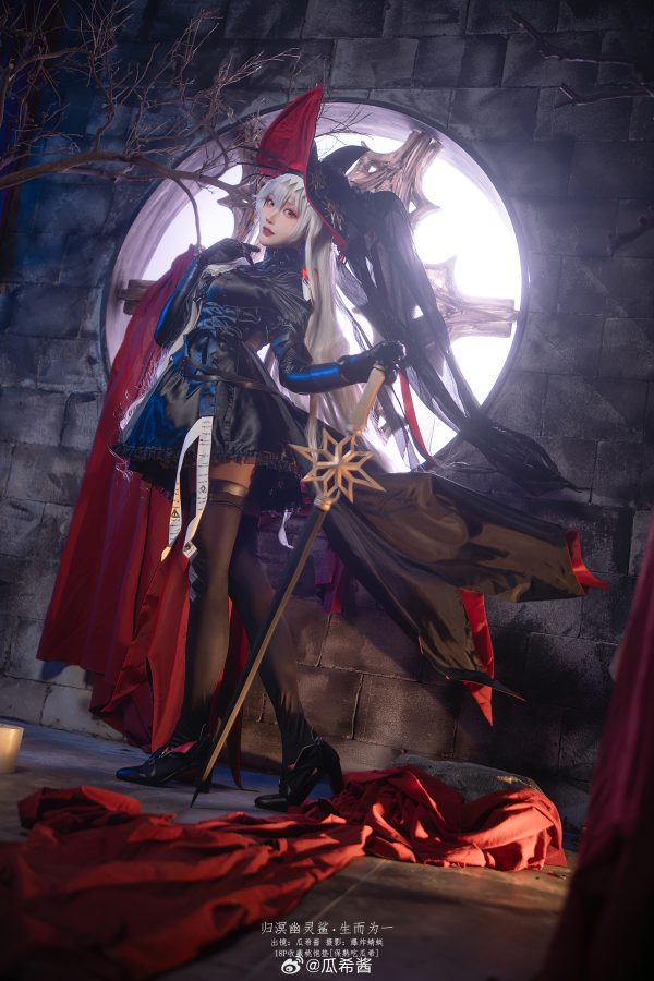 瓜希酱归溟幽灵鲨COS：演绎明日方舟深海猎杀者的冷艳与危险