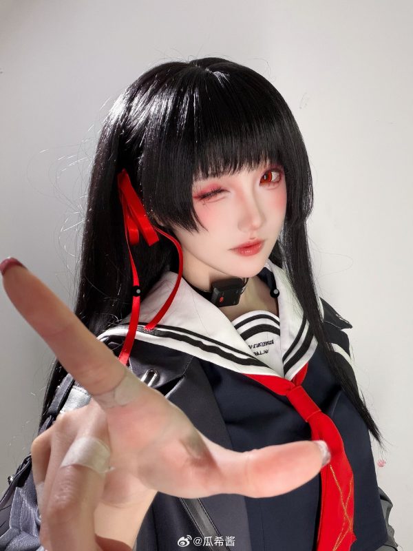 朽叶千咲冷感与危险的边界试探：瓜希酱鸣潮COS冷感气质拆解