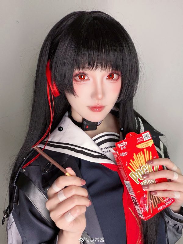 朽叶千咲冷感与危险的边界试探：瓜希酱鸣潮COS冷感气质拆解