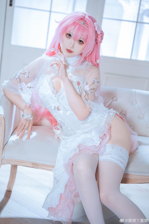 胜利女神妮姬桃乐丝COS：面饼仙儿的漂亮性感演绎与趣味细节