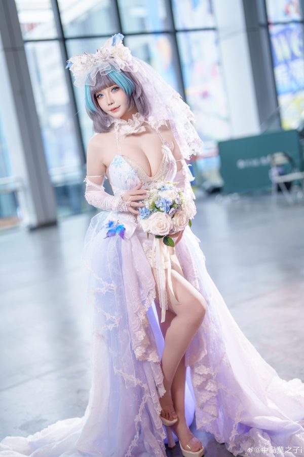 当柴郡穿上婚纱:中岛莫之子i的甜系花嫁COS把陪伴感具象化了 当柴郡穿上婚纱:中岛莫之子i的甜系花嫁COS把陪伴感具象化了