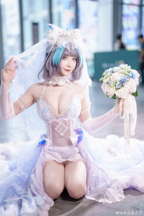 当柴郡穿上婚纱:中岛莫之子i的甜系花嫁COS把陪伴感具象化了 当柴郡穿上婚纱:中岛莫之子i的甜系花嫁COS把陪伴感具象化了