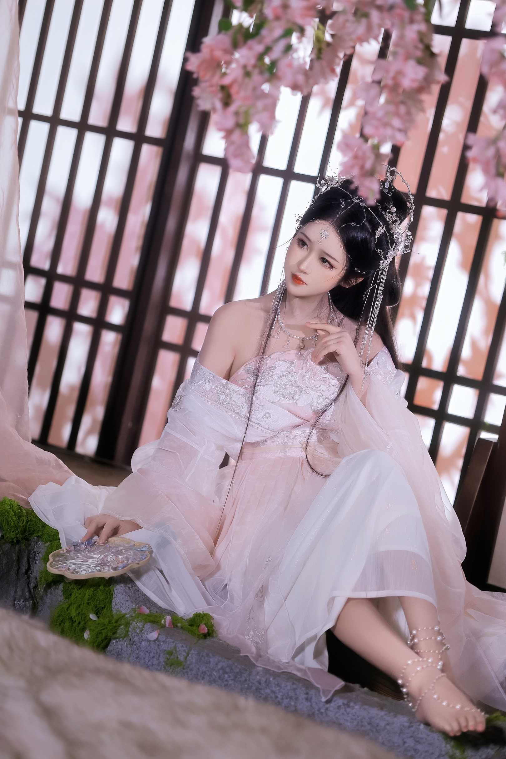 三度_69《小师姐》:粉樱花影里的仙侠古风氛围插图 三度_69《小师姐》:粉樱花影里的仙侠古风氛围