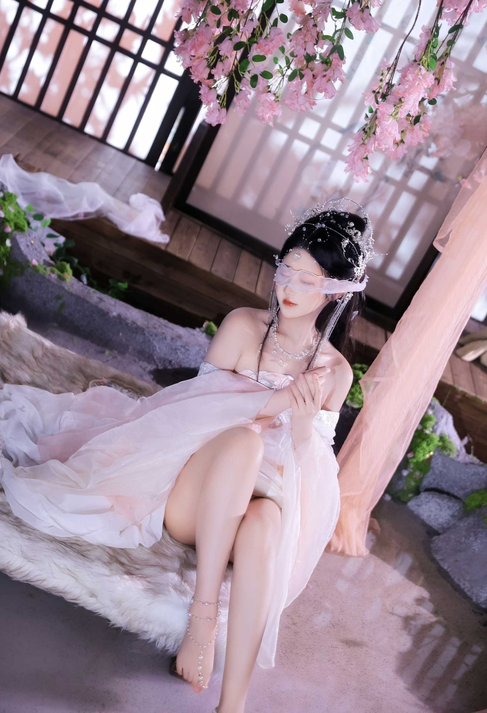 三度_69《小师姐》:粉樱花影里的仙侠古风氛围插图2 三度_69《小师姐》:粉樱花影里的仙侠古风氛围