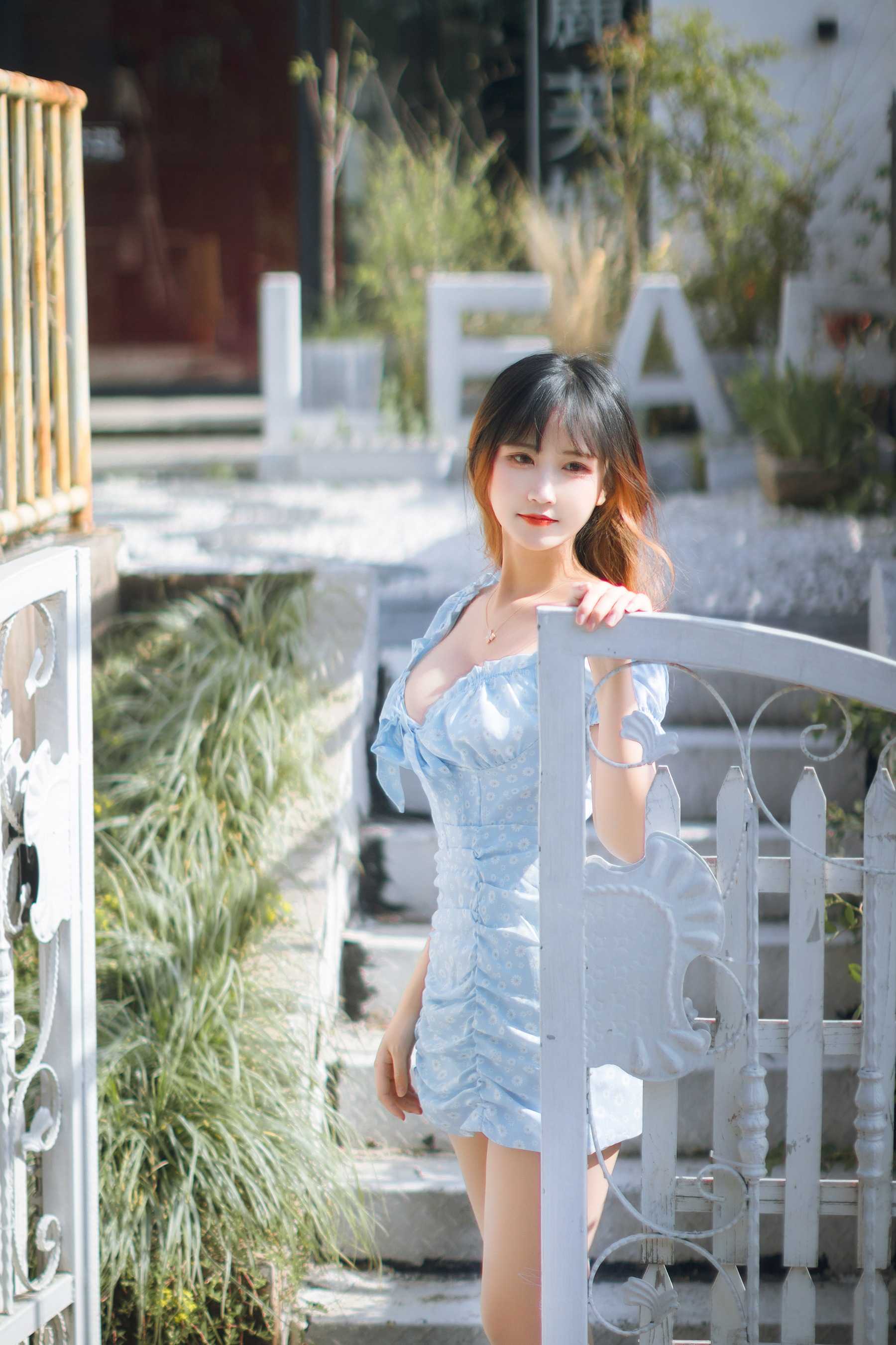 三度_69《玛修舞娘》:夏日庭院里的清新蓝裙写真插图 三度_69《玛修舞娘》:夏日庭院里的清新蓝裙写真