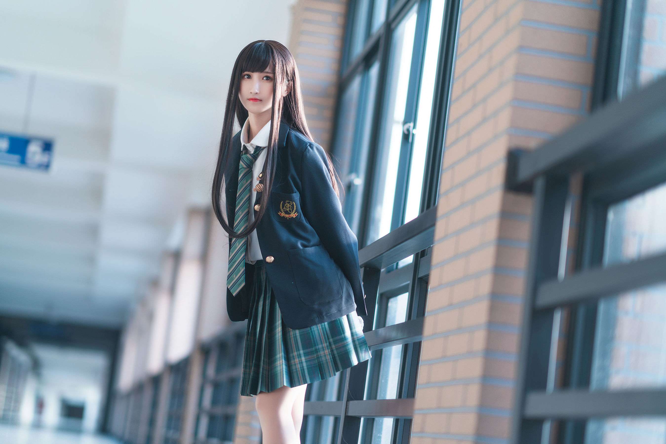 三度_69《森林来信JK》:窗边走廊里的清新制服写真插图 三度_69《森林来信JK》:窗边走廊里的清新制服写真