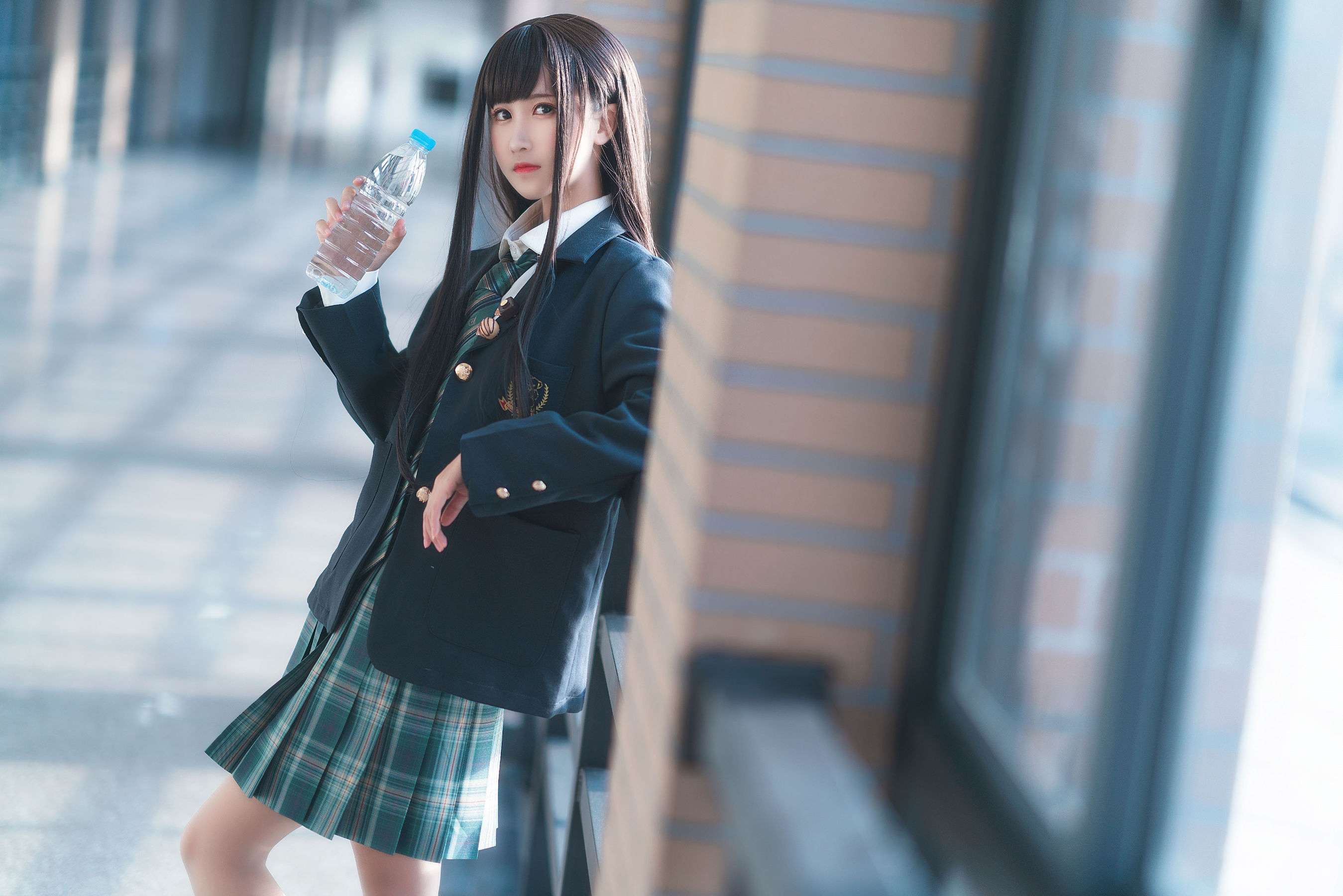 三度_69《森林来信JK》:窗边走廊里的清新制服写真插图1 三度_69《森林来信JK》:窗边走廊里的清新制服写真