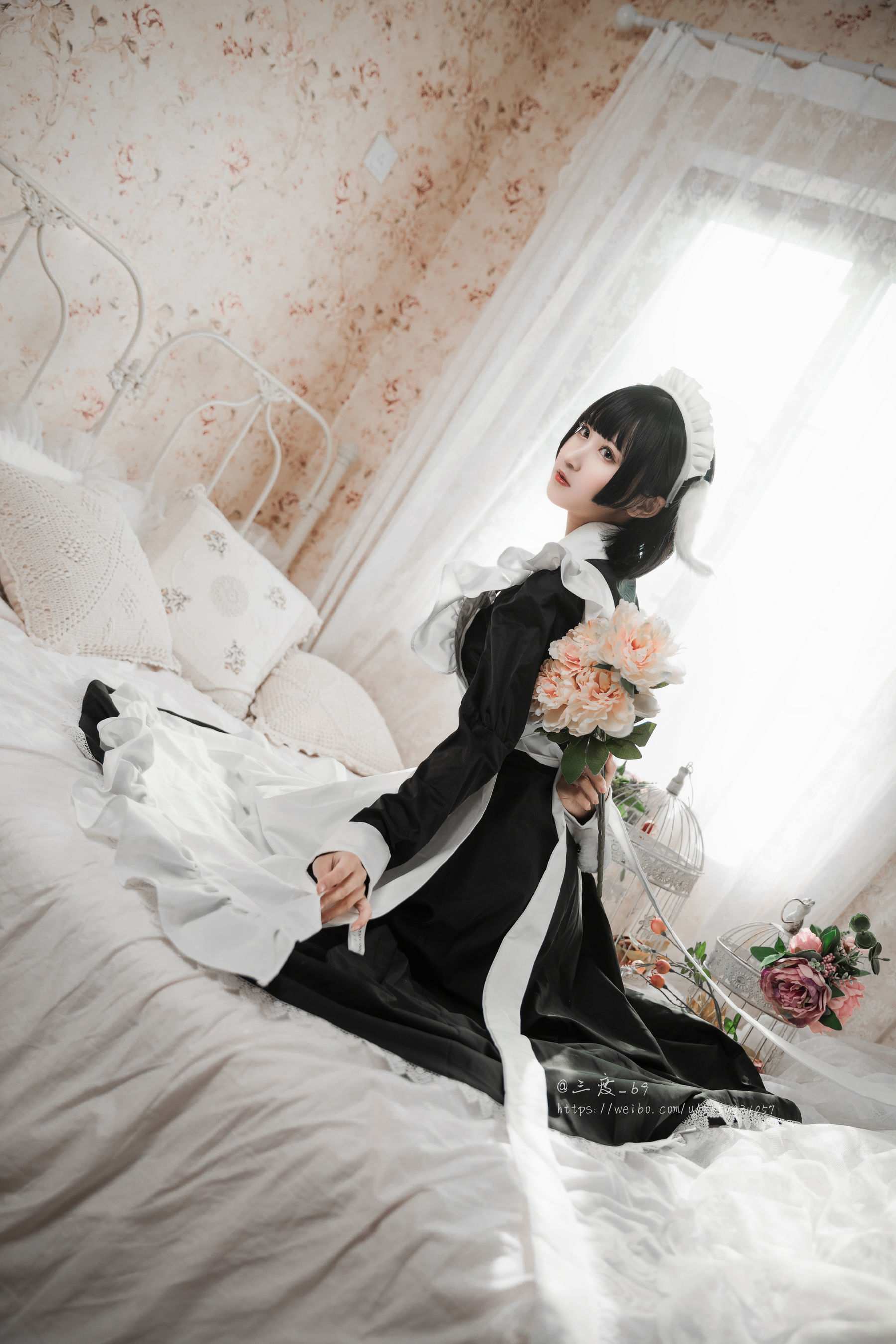 三度_69《兔耳女仆》:柔和卧室氛围里的甜美女仆写真插图1 三度_69《兔耳女仆》:柔和卧室氛围里的甜美女仆写真