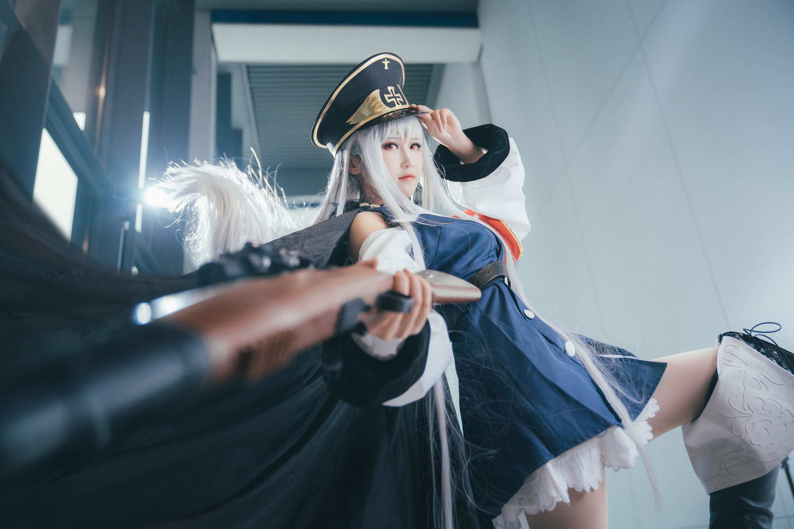 三度_69《少女前线》:银发军装造型下的冷感战术美学插图 三度_69《少女前线》:银发军装造型下的冷感战术美学