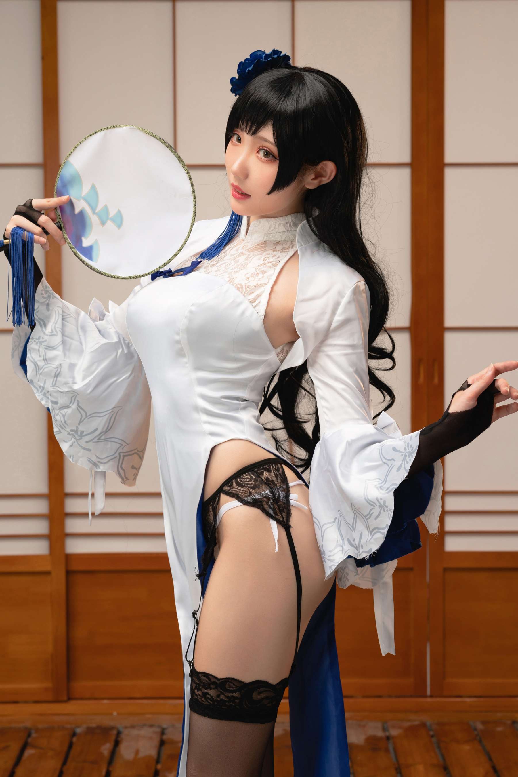 瓜希酱《少女前线 95式玉玲珑》：冷艳旗袍与枪械气息交织出的东方性感