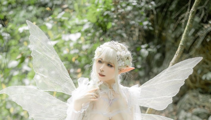 无颜小天使wy《林中精灵》：森林光影里的纯白精灵写真