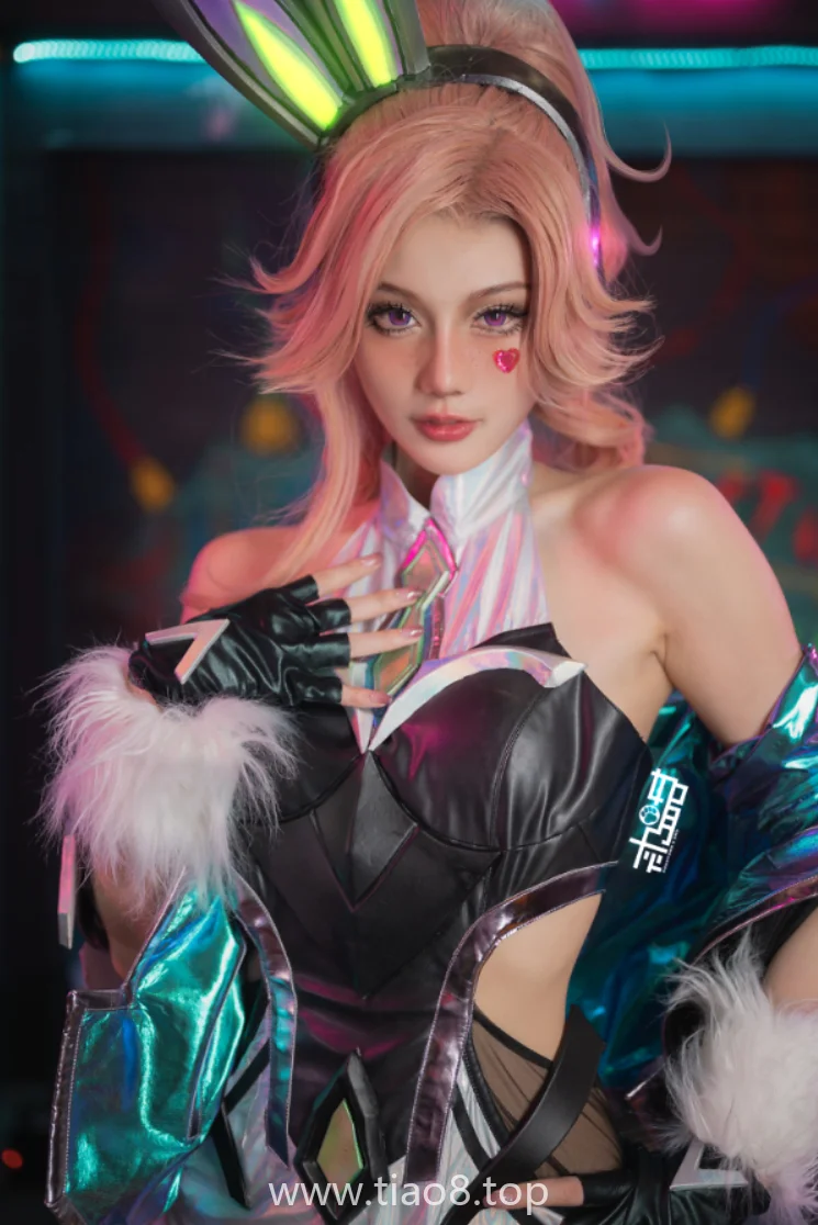 小元:如月灰030Battle Bunny,冷和热拉扯出的汗最磨人相关配图 小元:如月灰030Battle Bunny,冷和热拉扯出的汗最磨人