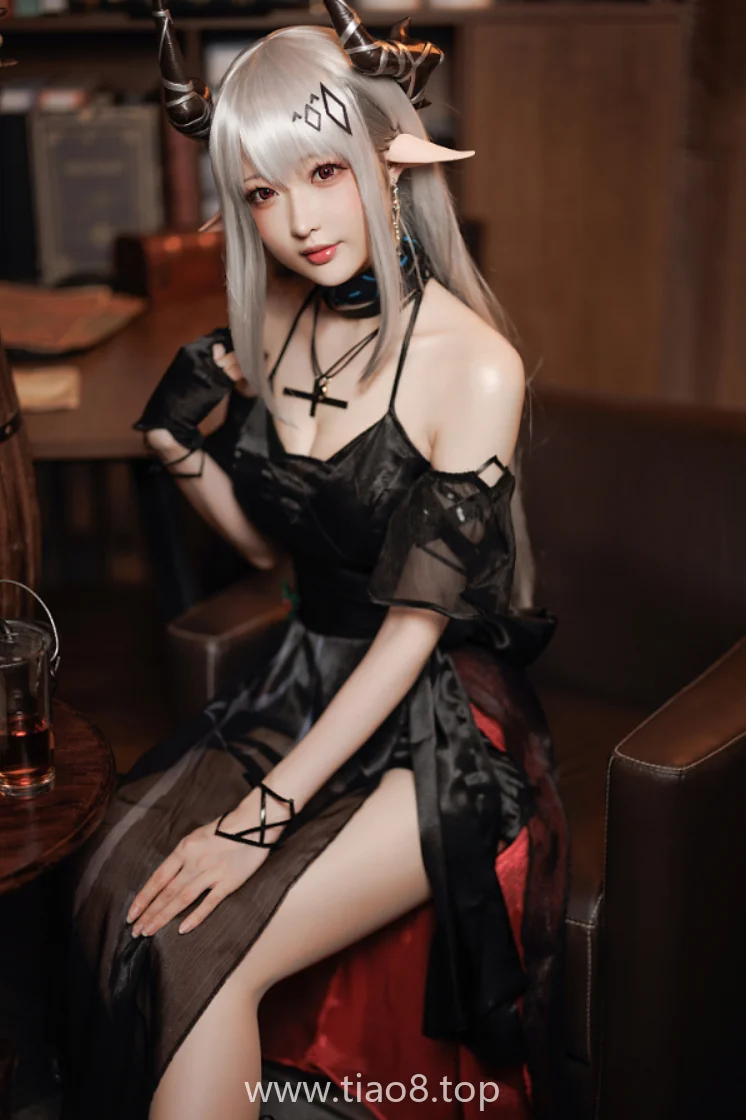 小南宫zzZ094泥岩礼服,第15张图她的眼神变了
