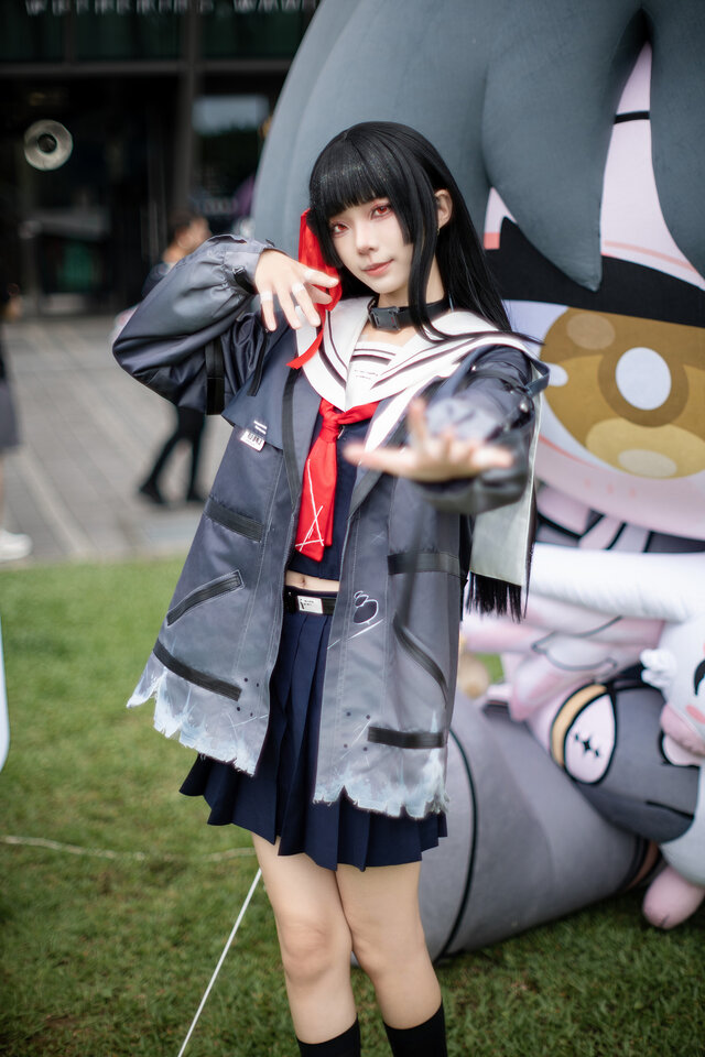 四巫日モミ朽叶千咲cos赏析:黑白红水手服演绎冷感少女魅力 四巫日モミ朽叶千咲cos赏析:黑白红水手服演绎冷感少女魅力
