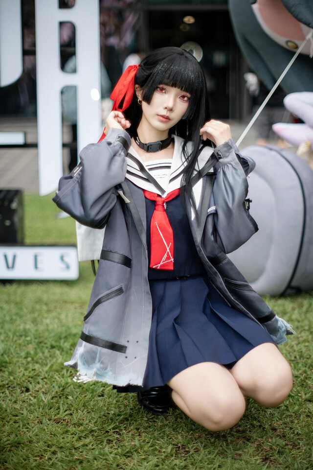 四巫日モミ朽叶千咲cos赏析:黑白红水手服演绎冷感少女魅力 四巫日モミ朽叶千咲cos赏析:黑白红水手服演绎冷感少女魅力
