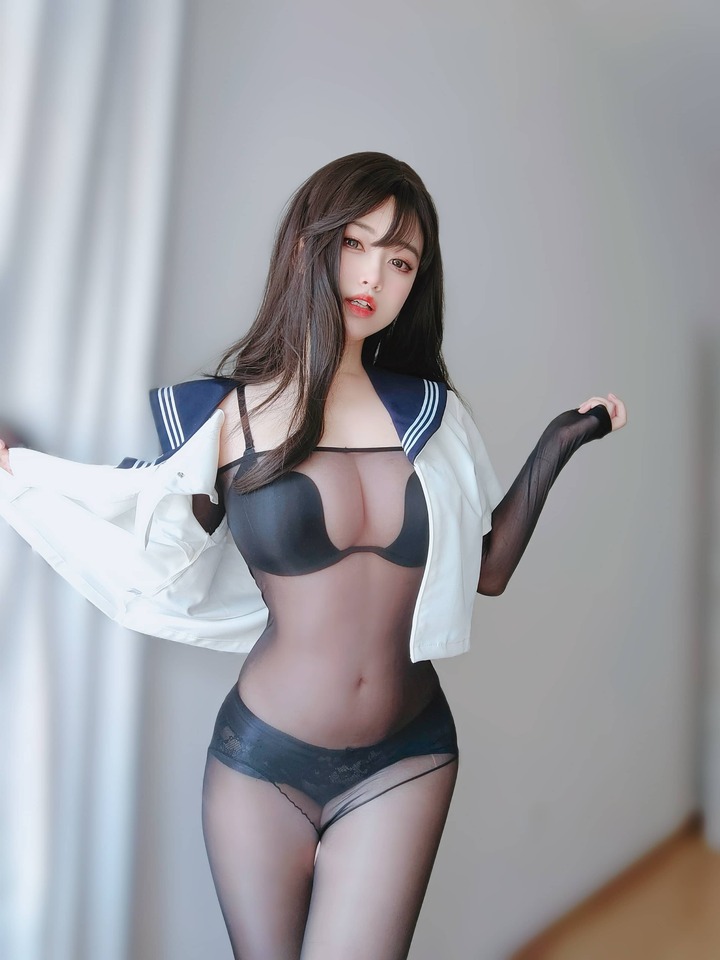 女主K性感水手服COS赏析:丝袜版水手妹妹演绎轻熟水手风 女主K性感水手服COS赏析:丝袜版水手妹妹演绎轻熟水手风