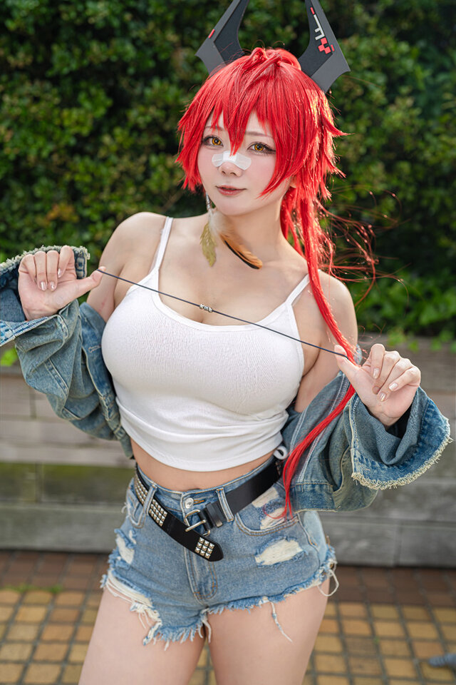 Mob的妮姬小红帽COS:胜利女神牛仔休闲风也能帅气又吸睛 Mob的妮姬小红帽COS:胜利女神牛仔休闲风也能帅气又吸睛