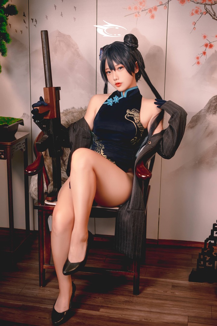 旗袍龙华妃咲COS:Messie Huang展现东方的优雅与力量感 旗袍龙华妃咲COS:Messie Huang展现东方的优雅与力量感