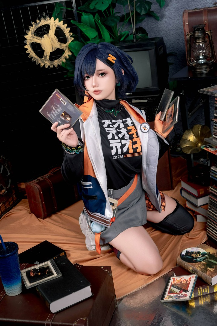 Messie Huang铃COS:演绎Random Play少女的灵动与魅力 Messie Huang铃COS:演绎Random Play少女的灵动与魅力