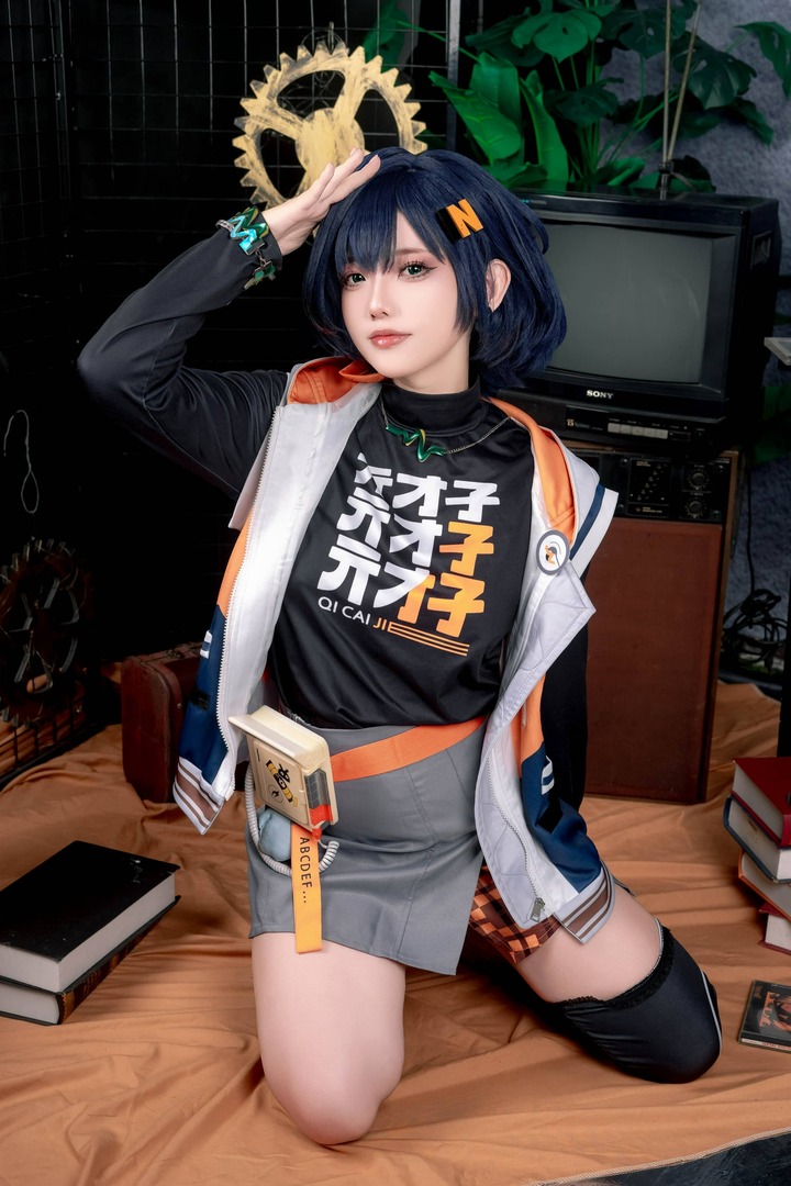 Messie Huang铃COS:演绎Random Play少女的灵动与魅力 Messie Huang铃COS:演绎Random Play少女的灵动与魅力