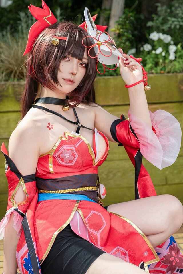 假面愚者降临池袋！Noameron绝美花火cos欢愉少女神韵拉满