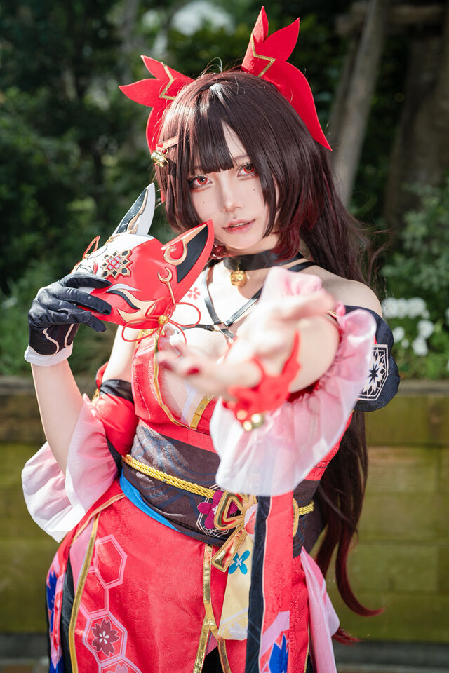 假面愚者降临池袋！Noameron绝美花火cos欢愉少女神韵拉满