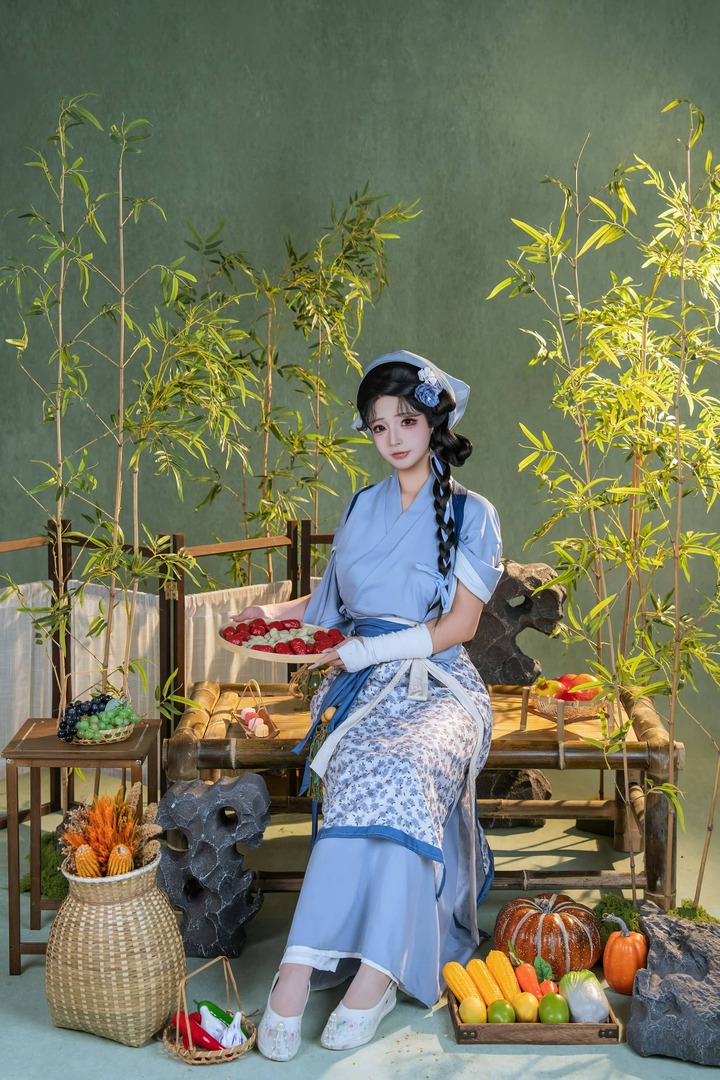 yuuhui玉汇青衫田舍女cos赏析:质朴田园里的古风少女韵味 yuuhui玉汇青衫田舍女cos赏析:质朴田园里的古风少女韵味