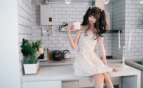 金鱼kinngyo(花音栗子)废弃教学楼探险,在线鉴赏!