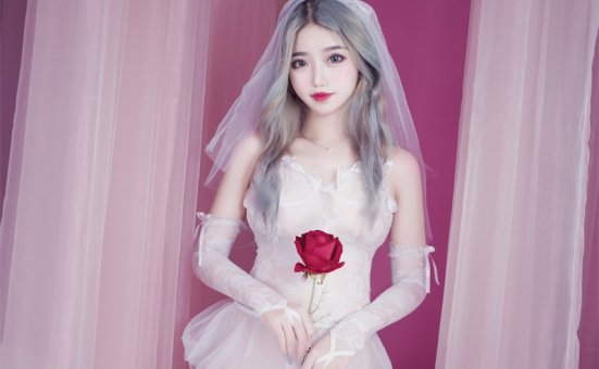 eloise软软入水婚纱,浴缸里如梦如幻的新娘