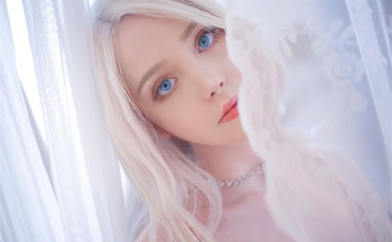 Sayathefox的迷人瞬间，跨越语言和国界的精灵