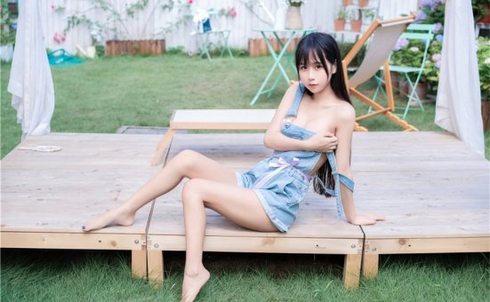 萌芽儿的背带裤造型,感受夏日的美好时光