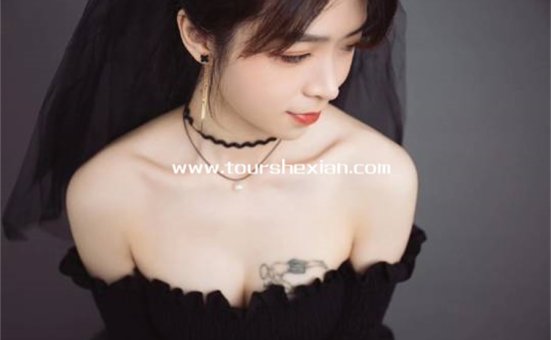 大猫女孩微密照片，大胆展现素颜美！