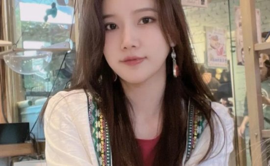 斗鱼舞蹈一姐萌七复播，大尺度舞蹈不小心走光，仅一晚被扣6分！