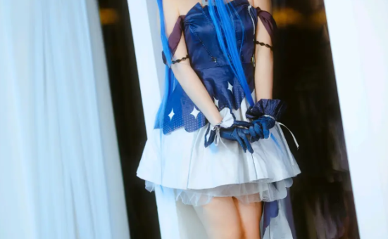 是三不是世w第19期作品《Nikke胜利女神· 海伦娜捆绑》赏析预览